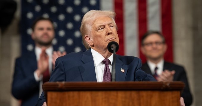Acepta Trump extender pausa a los aranceles del 50 a la Unión Europea