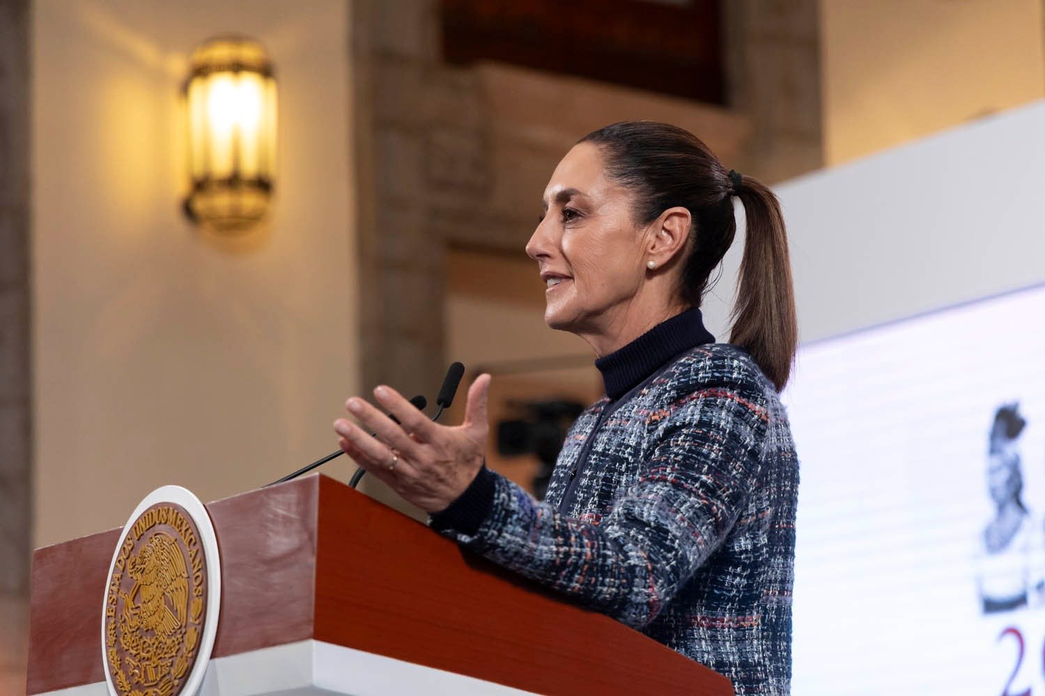 México pide pruebas a EU sobre supuesto lavado de dinero en bancos