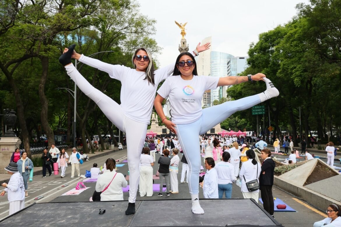 La ciudad que produce salud se fortalece con Clase Masiva Gratuita de Yoga por la Paz