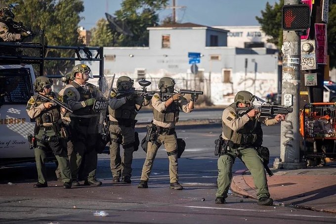 Despliega Trump Guardia Nacional en Los Ángeles