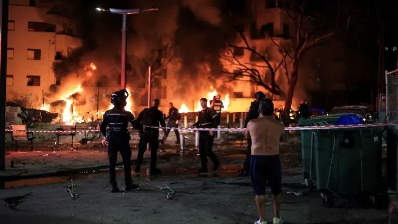 Ataques entre Israel e Irán deja al menos 224 muertos