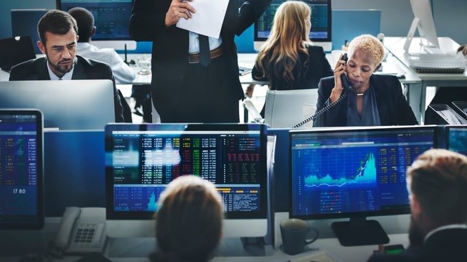 Mercados en vilo: geopolítica, petróleo y clima nublan el panorama financiero