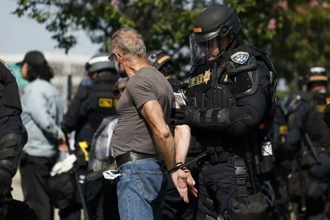 Reanudan redadas migratorias en granjas, hoteles y restaurantes en EU