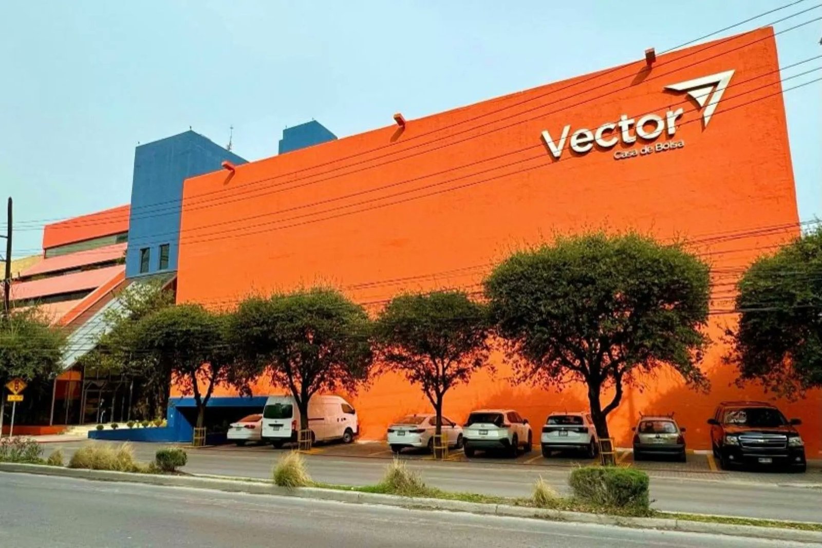 Vector Casa de Bolsa: 51 años construyendo, 1 día para caer