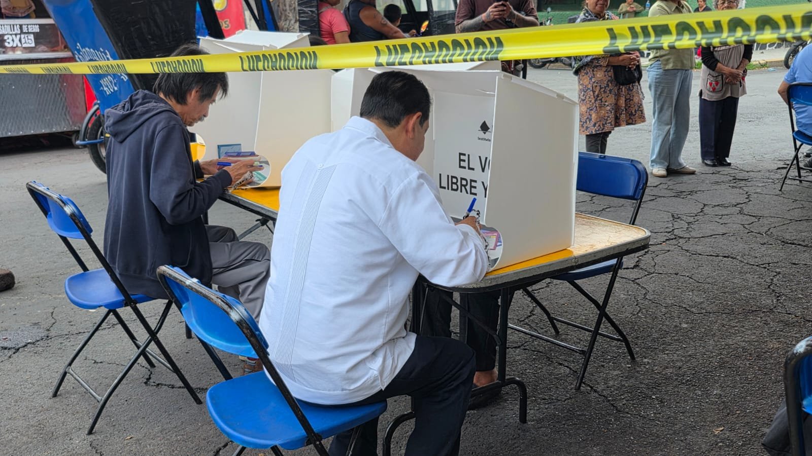 Votan a ciegas por jueces y magistrados; ciudadanía cumple sin saber a quién eligió