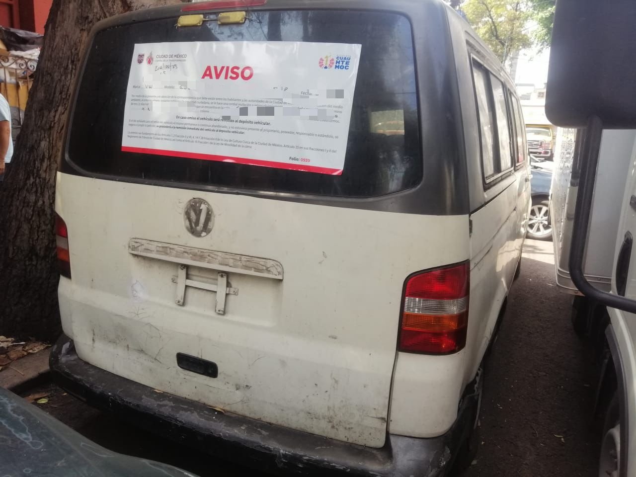 Alcaldía Cuauhtémoc remite a personas por cobros indebidos en vía pública y enfajilla autos en estado de abandono