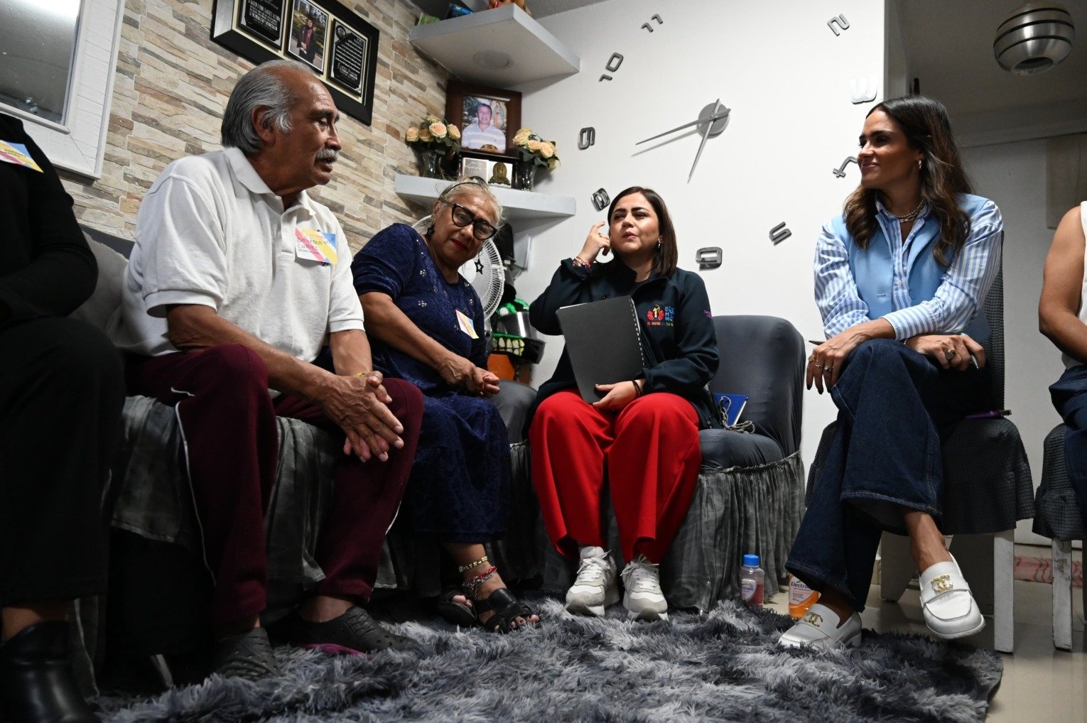 Con ‘Alcaldesa en Tu Casa’, Ale Rojo de la Vega visita a vecinos de la colonia Paulino Navarro