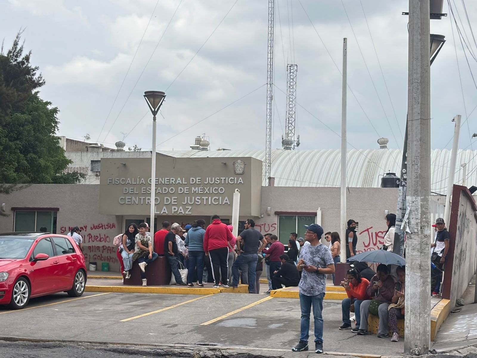 Bloquean mototaxistas la México-Texcoco; vecinos acusan a “El Mimoso” de orquestar movilización
