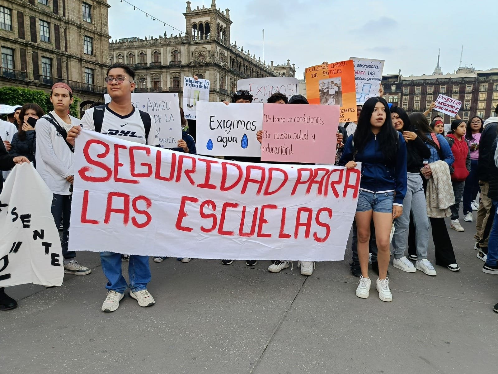 Exigen atención a escuelas olvidadas en Ixtapaluca