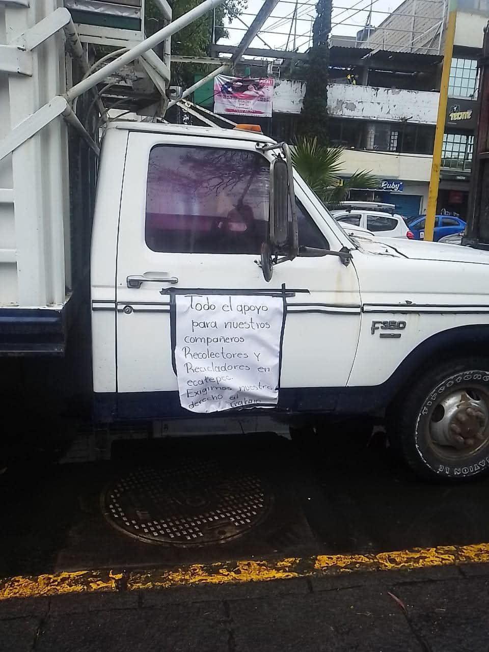 Recolectores de basura protestan en Ecatepec