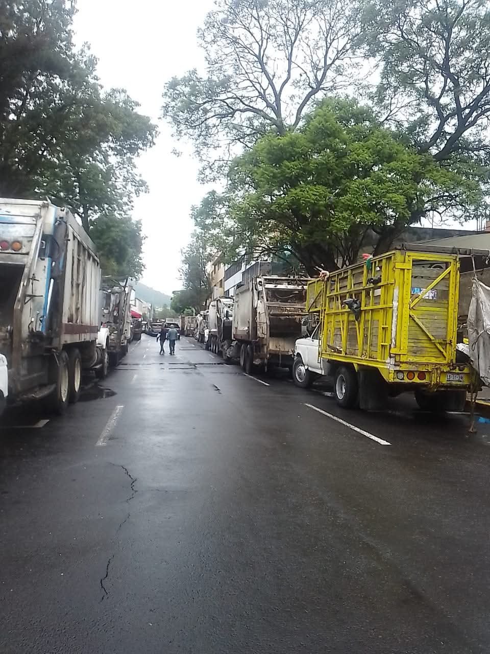 Recolectores de basura protestan en Ecatepec