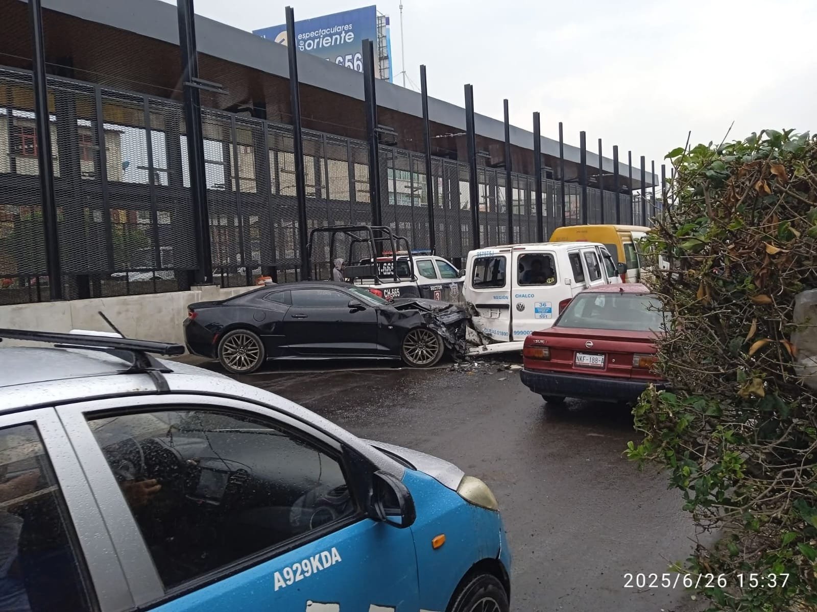 Choque en Chalco deja varios heridos y caos vial en la autopista México-Puebla