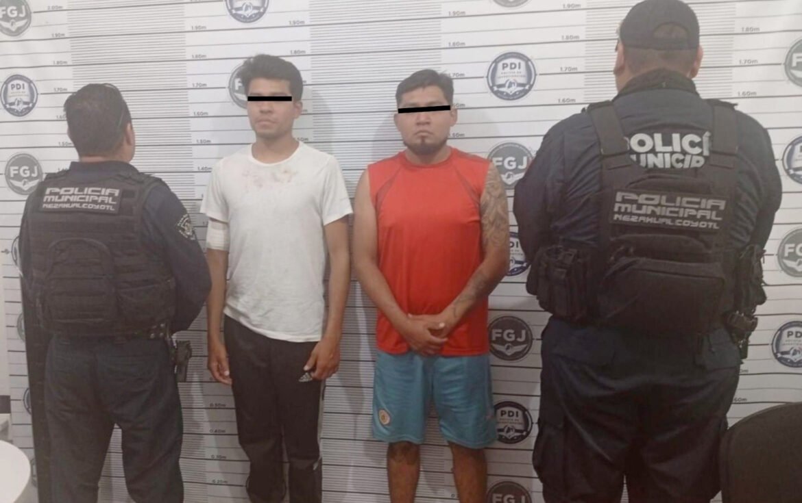 Detienen en Nezahualcóyotl a dos hombres por agredir a un perro en la vía pública