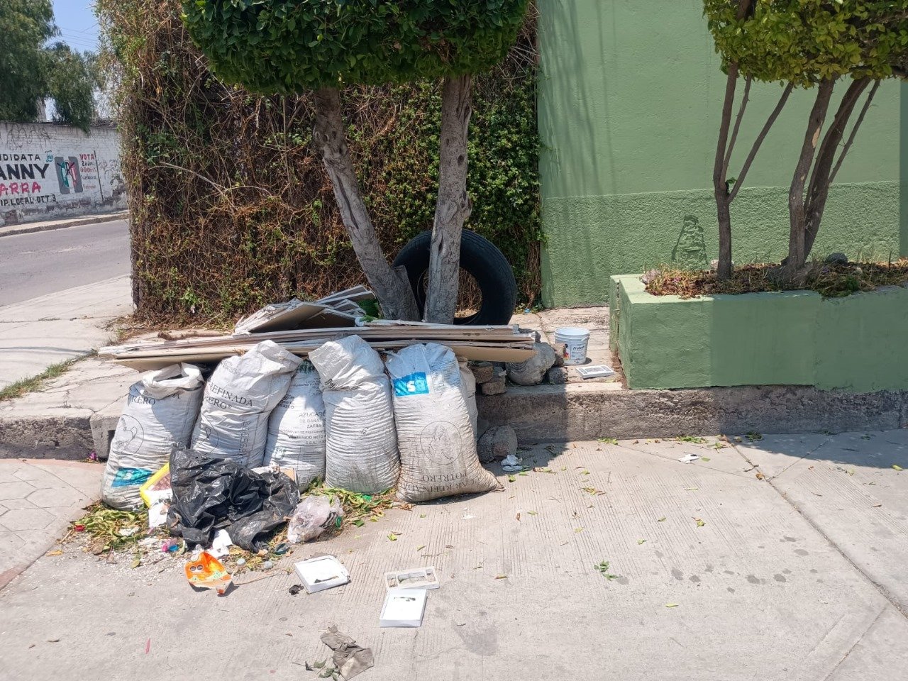 Vecinos de Chimalhuacán denuncian abandono en limpieza y mantenimiento urbano