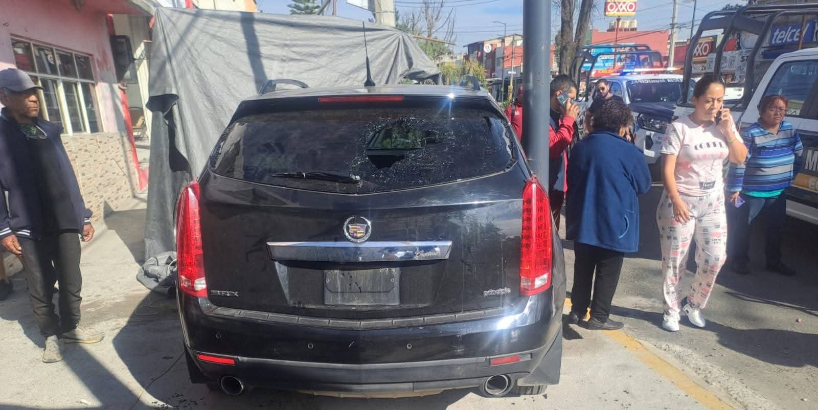 Conductor ebrio arrolla motoneta y puesto de comida en Jardines de Morelos; hay dos heridos