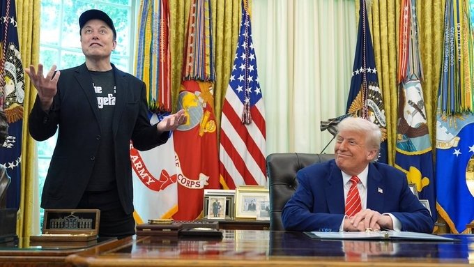Donald Trump, entre conspiraciones, renuncias y presiones Internacionales: El nuevo acto de una presencia en tensión