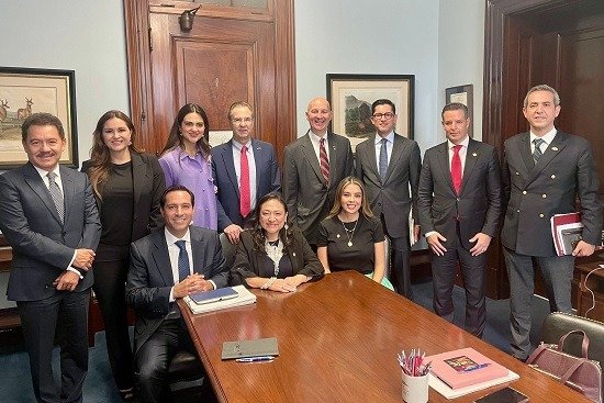Confían senadores en revertir impuesto a remesas de EU a México