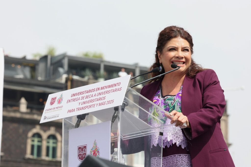 Brugada impulsa derecho a la educación con más de 75 mil Becas de Transporte