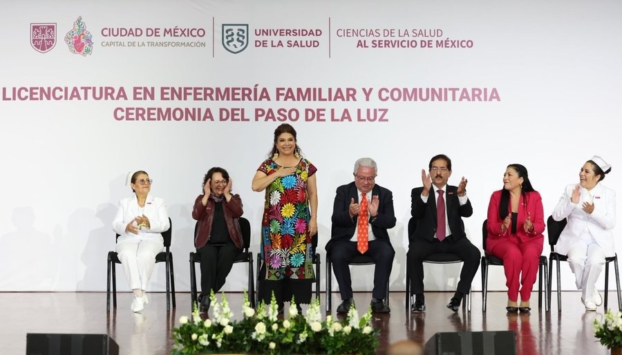 Encabeza Clara Brugada graduación de 183 enfermeras y 33 enfermeros
