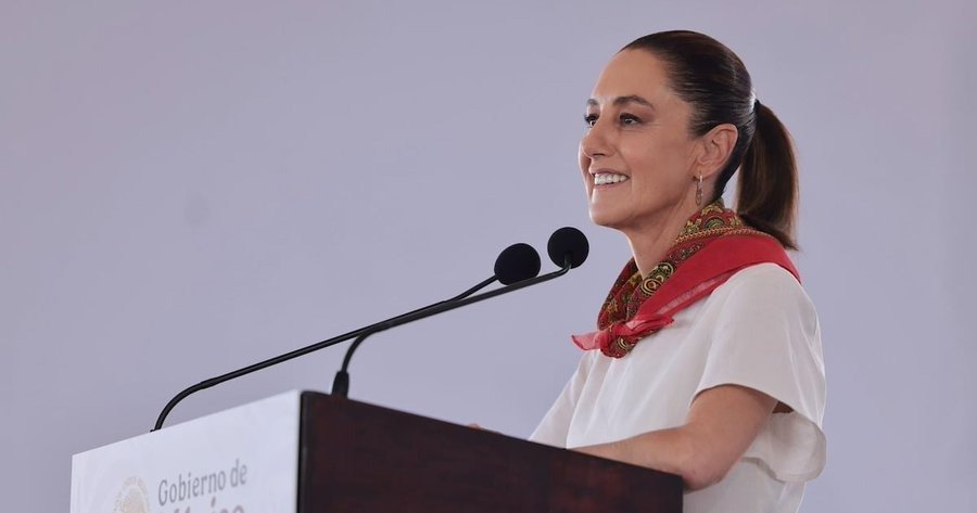 La popularidad de Sheinbaum sufre ligera erosión, pero se mantiene elevada