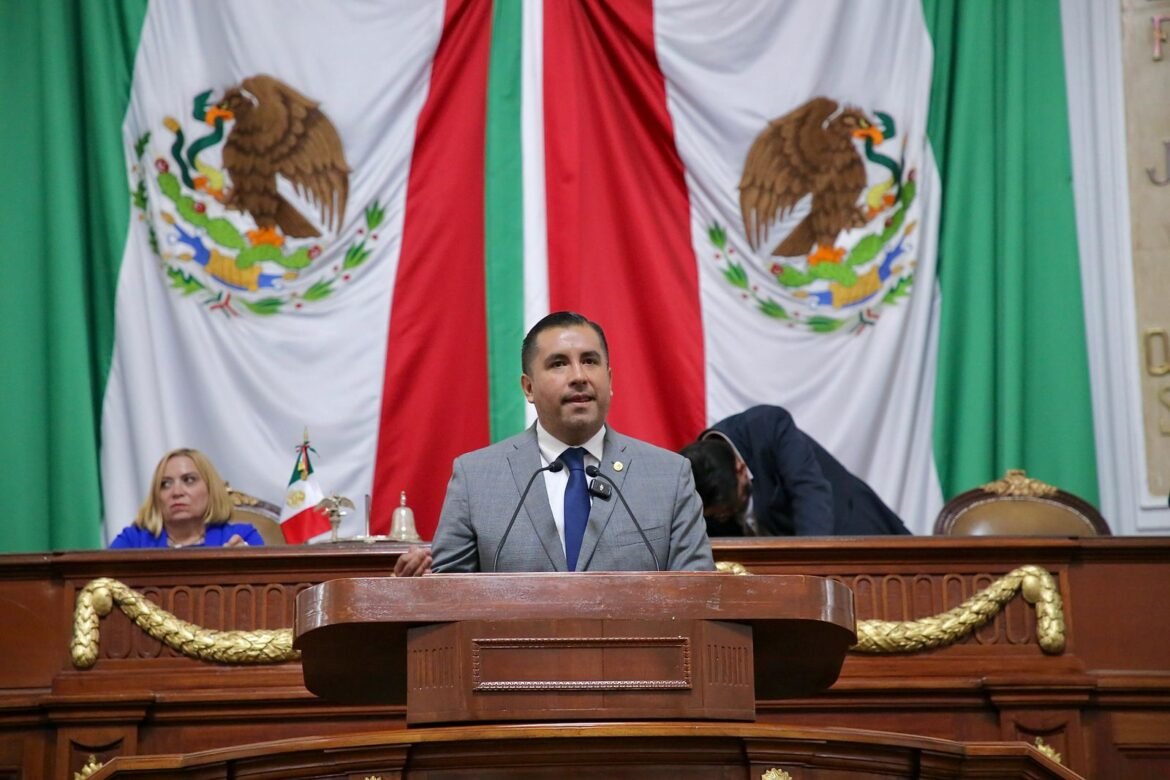 Exige Mario Sánchez mejorar funcionamiento del Metro