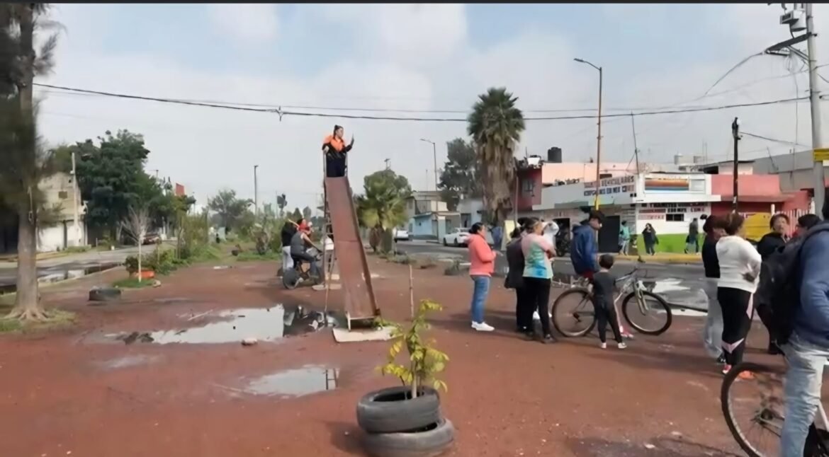 Arriban autoridades a bodega infestada de ratas en Ecatepec; limpieza podría tardar hasta dos meses