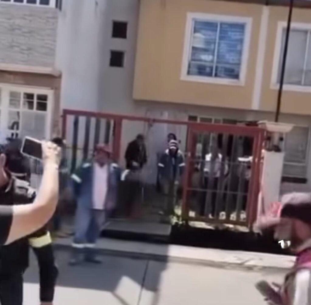 Socavón alarma a vecinos en Los Héroes Chalco; exigen intervención de expertos