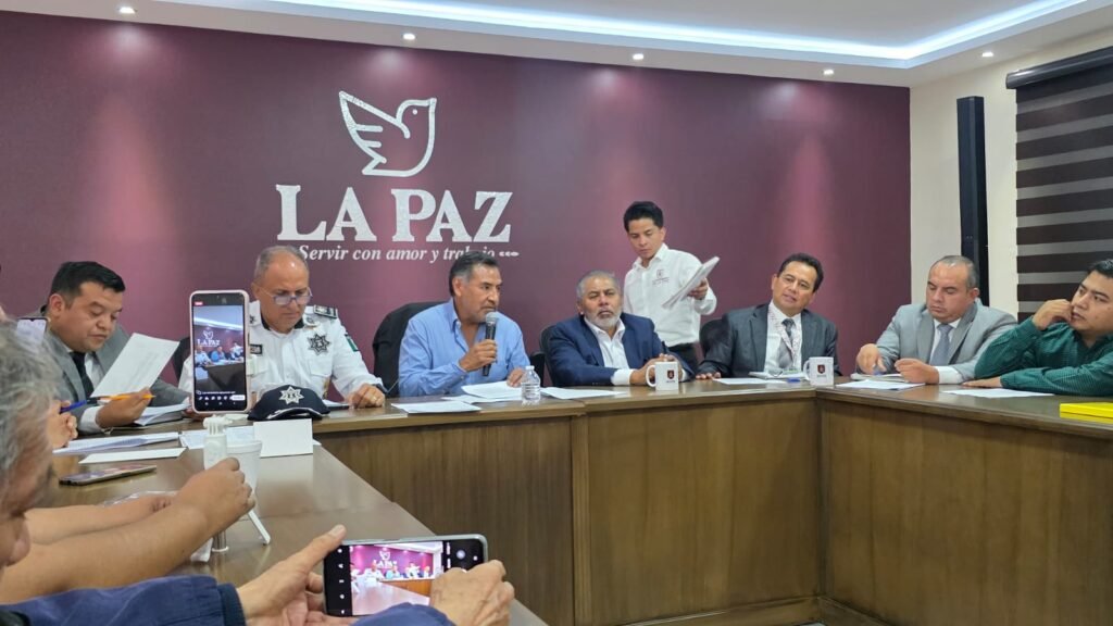 Amenazan policías con bloquear carretera este miércoles en La Paz