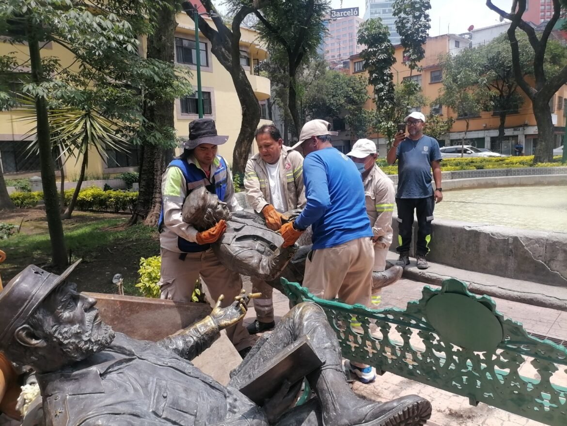 Retira alcaldía Cuauhtémoc escultura "Monumento Encuentro" del Jardín Tabacalera ante irregularidades en su instalación