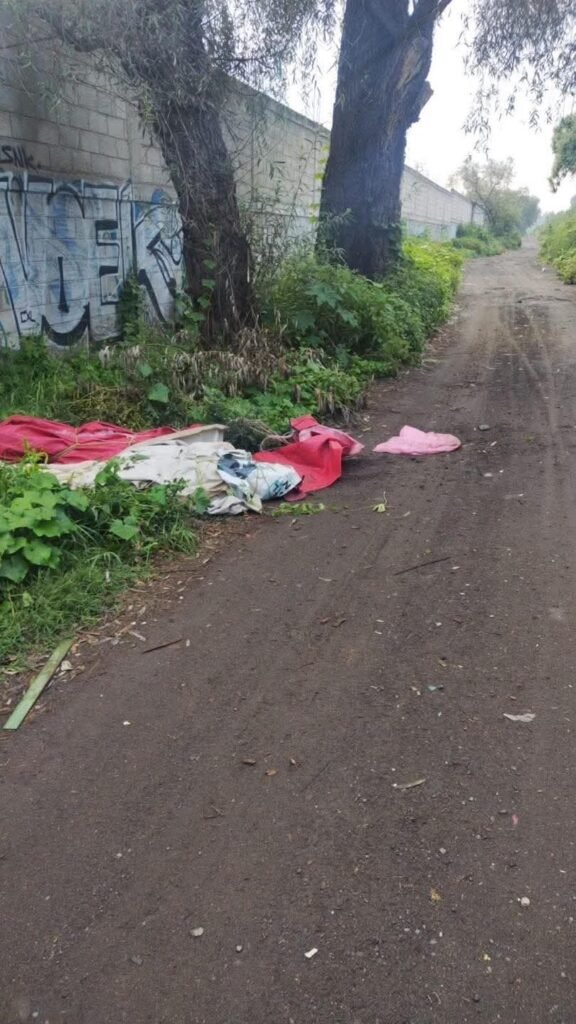 Macabro hallazgo de dos cuerpos encostalados en Chalco