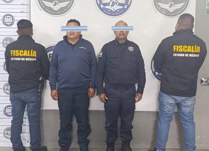 Detienen a dos policías de Chalco por evasión de detenido armado