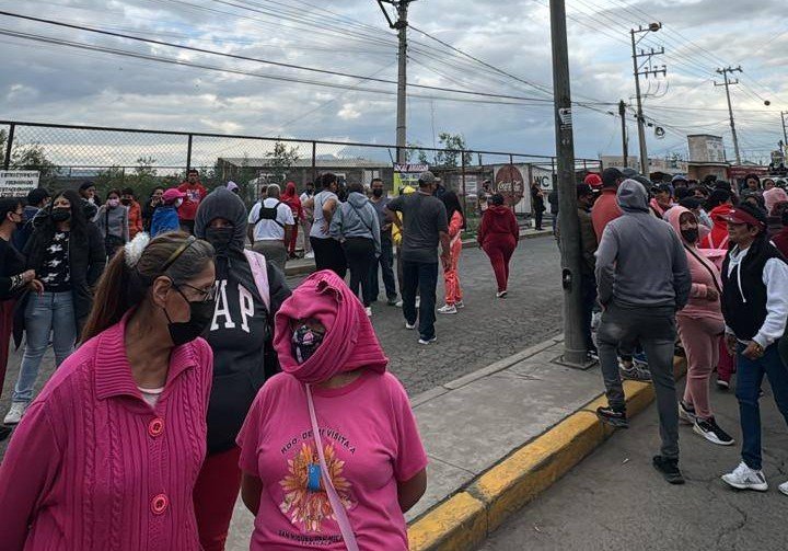 Bloquean carretera Chalco–Mixquic por presunto motín en penal de Huitzilzingo