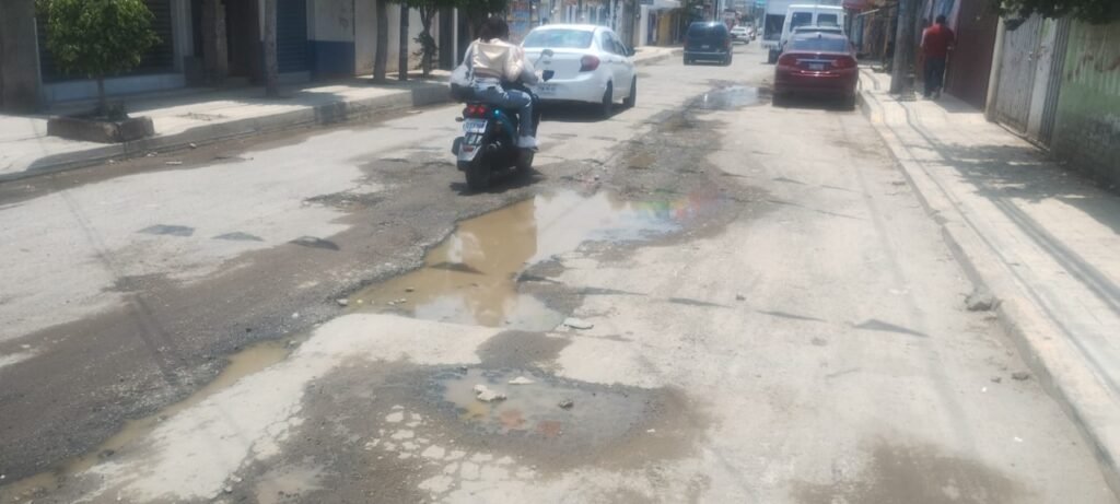 Colapsa drenaje en Chimalhuacán y pone en riesgo a miles de vecinos