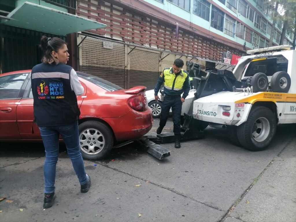 En Cuauhtémoc, los vehículos abandonados sí se retiran: van mil 406 menos en la calle