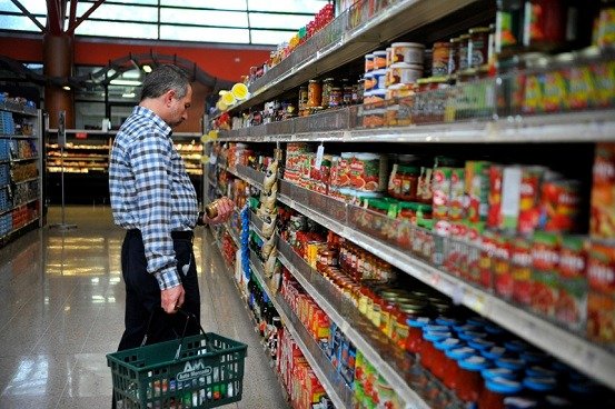 Caída en la confianza, desabasto y golpe a remesas: síntomas de una economía estancada