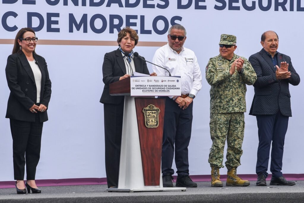 Gobernadora entrega 455 patrullas y motopatrullas para reforzar seguridad en Ecatepec