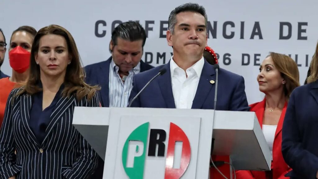 "Me quieren desaforar con mentiras recicladas": Alejandro Moreno