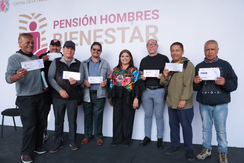 Realiza Clara Brugada última entrega del programa Hombres Bienestar