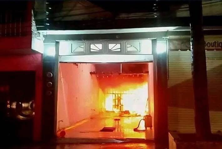 Incendian casa de alcaldesa de Queréndaro, en Michoacán