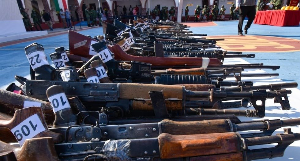 Condenan en EU a seis hombres por traficar armas de uso militar a cárteles en México