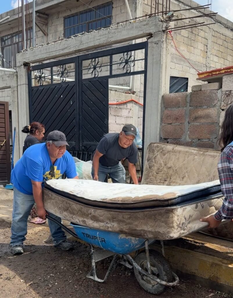 Más de 100 familias afectadas por inundación en Ixtapaluca siguen sin ayuda oficial