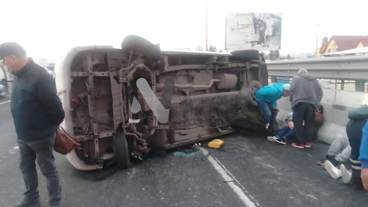 Volcadura en la México-Pachuca deja un muerto y más de 15 heridos