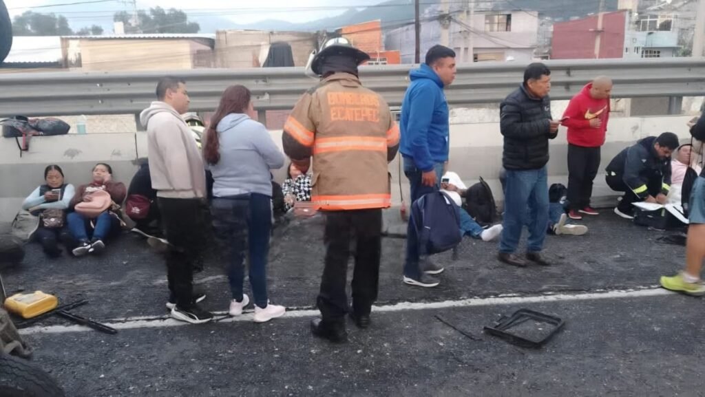 Volcadura en la México-Pachuca deja un muerto y más de 15 heridos