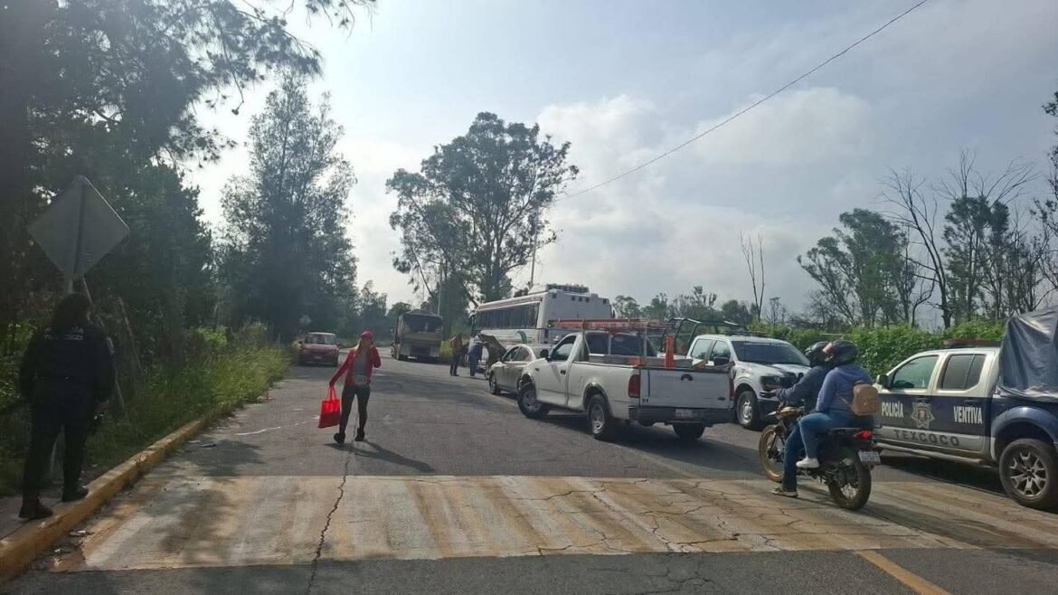 Familiares denuncian extorsiones en penal de Texcoco y exigen traslados
