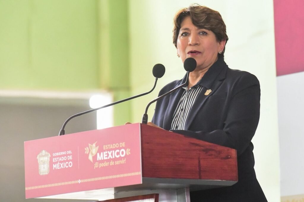 Entregan laptops a Supervisores Escolares de Educación Básica y Media Superior