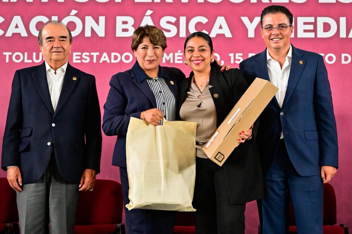 Entregan laptops a Supervisores Escolares de Educación Básica y Media Superior