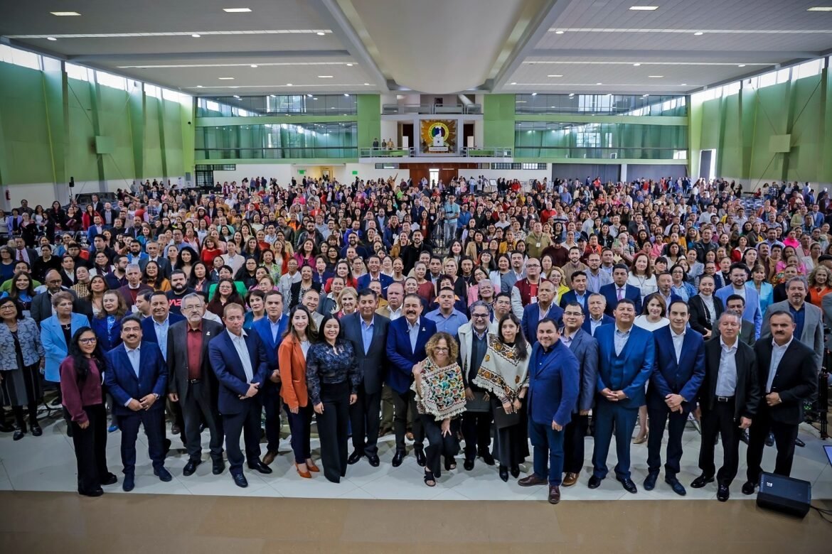 Más de 45 mil docentes del Estado de México participan en Congreso Internacional