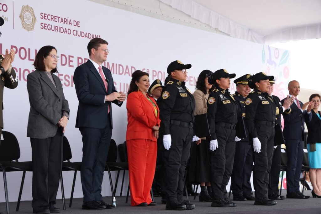 Encabeza Clara Brugada Ceremonia de Graduación de 450 Policías