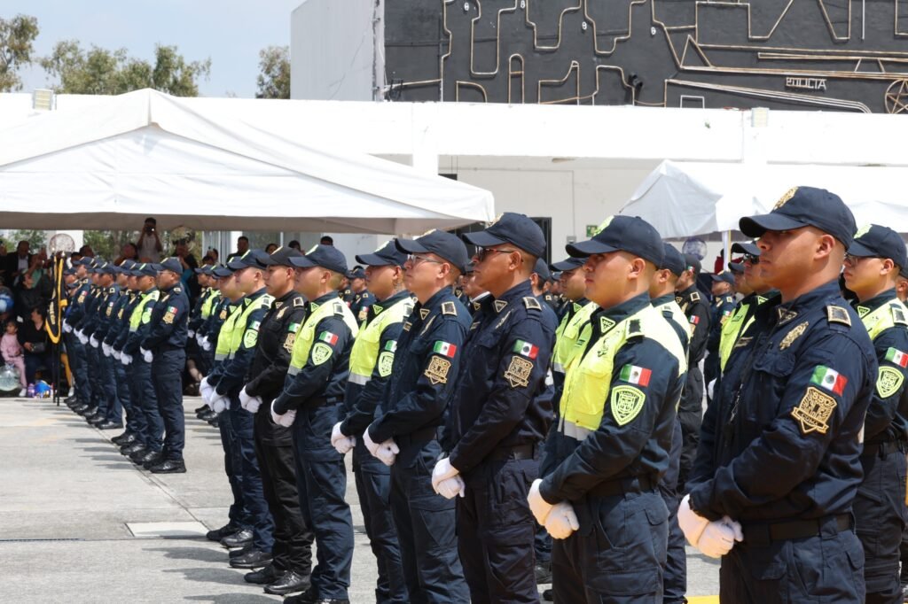 Encabeza Clara Brugada Ceremonia de Graduación de 450 Policías