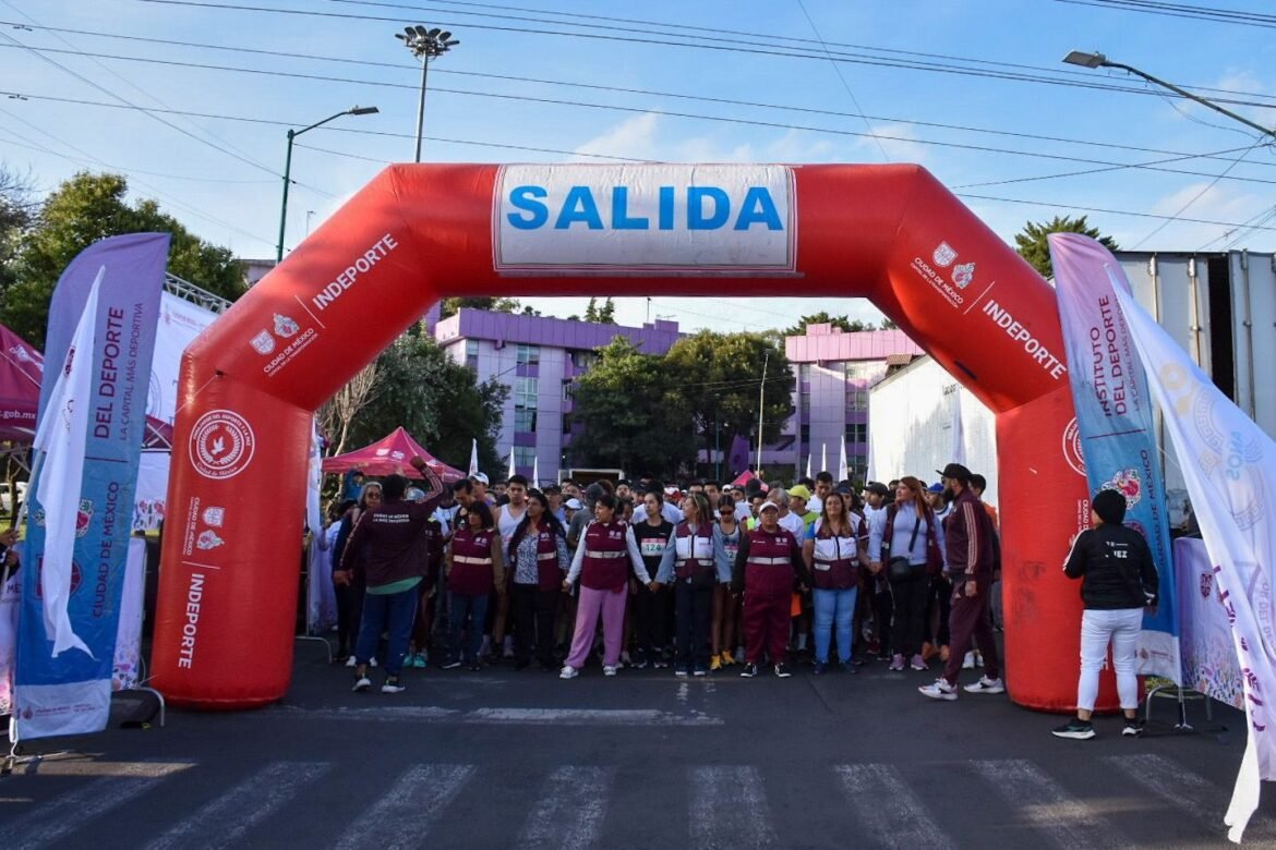 Participan más de 800 personas en la Primera Carrera Recreativa